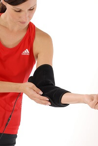 A Photo of a Woman Wearing a King Brand BFST® Wrap